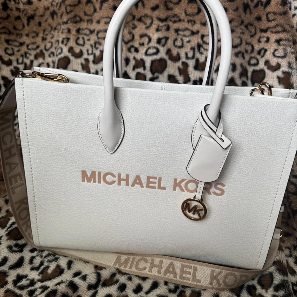 White MICHAEL KORS Mirella Medium Shopper Tote w/ matching wallet - NWT - Picture 2 of 7